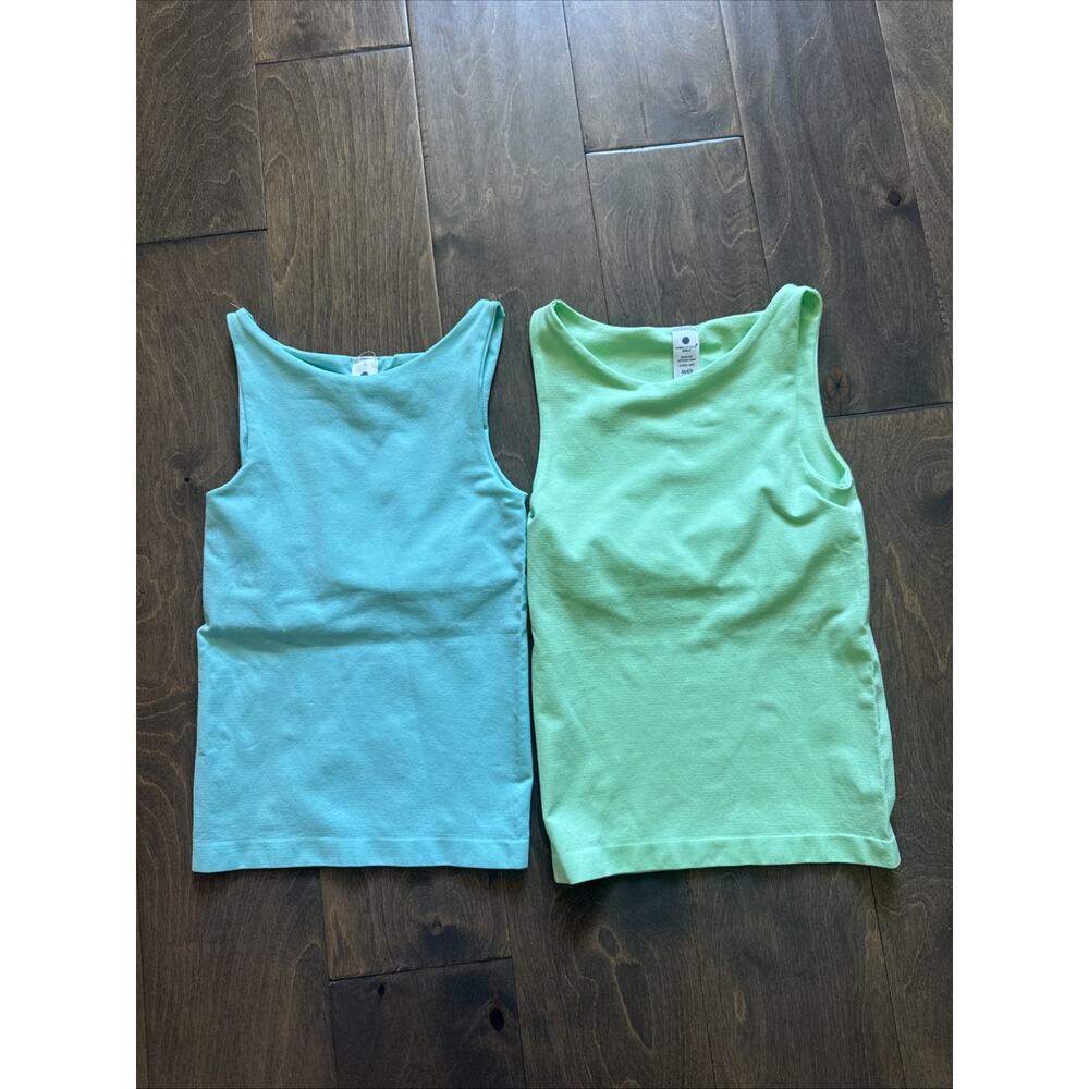 Girls Yogalicious Seamless Motion Tank Sports Size Medium 10 LOT OF 2